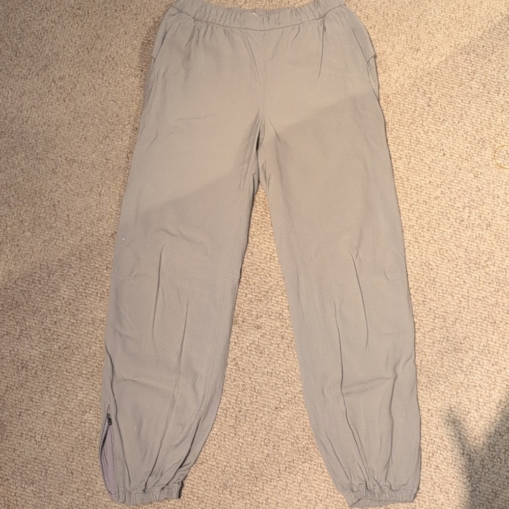 Lululemon Light Gray Casual Joggers